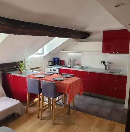 La Grande Chaumière Apartment *
